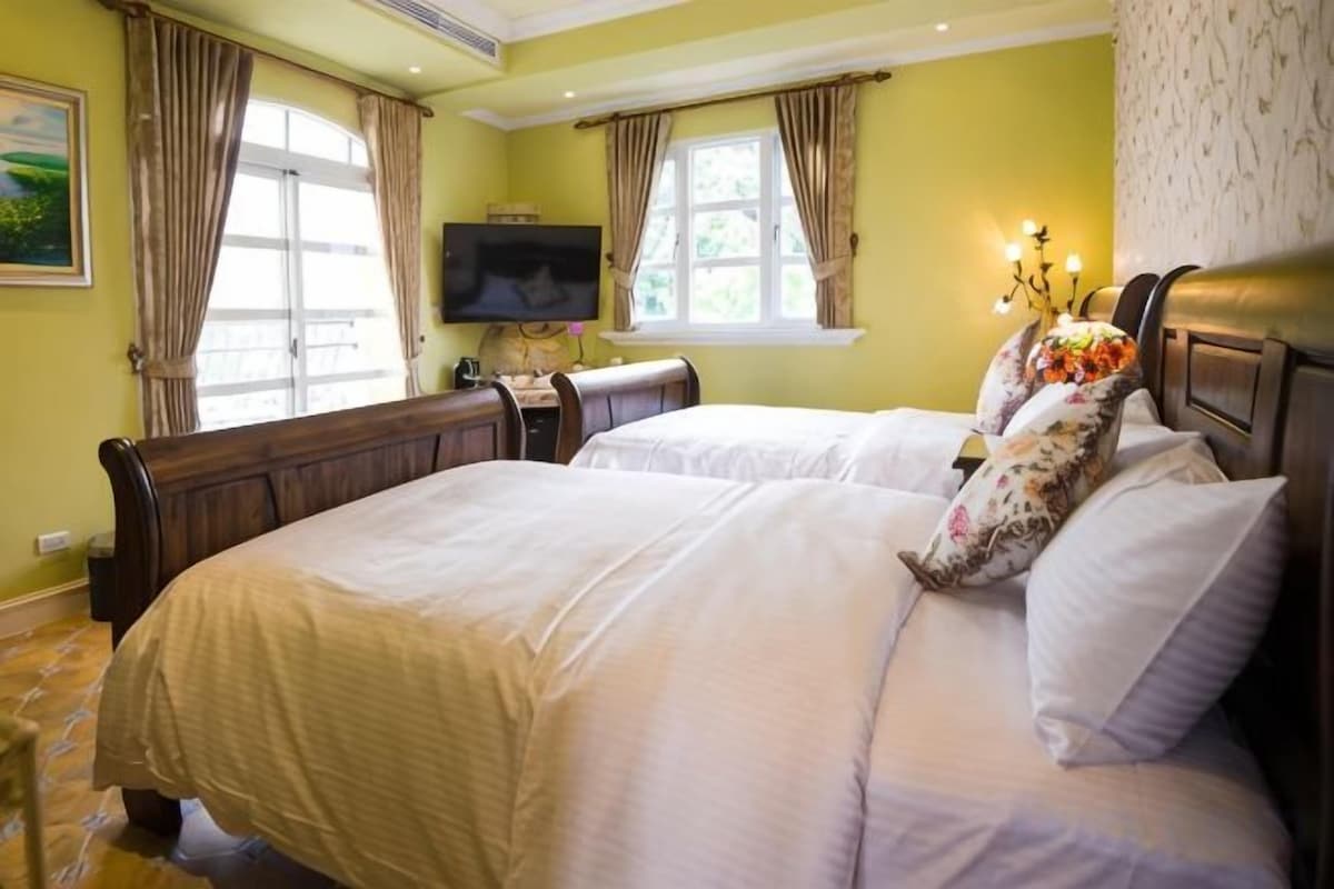 Classic Quadruple Room