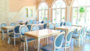 Free daily full breakfast