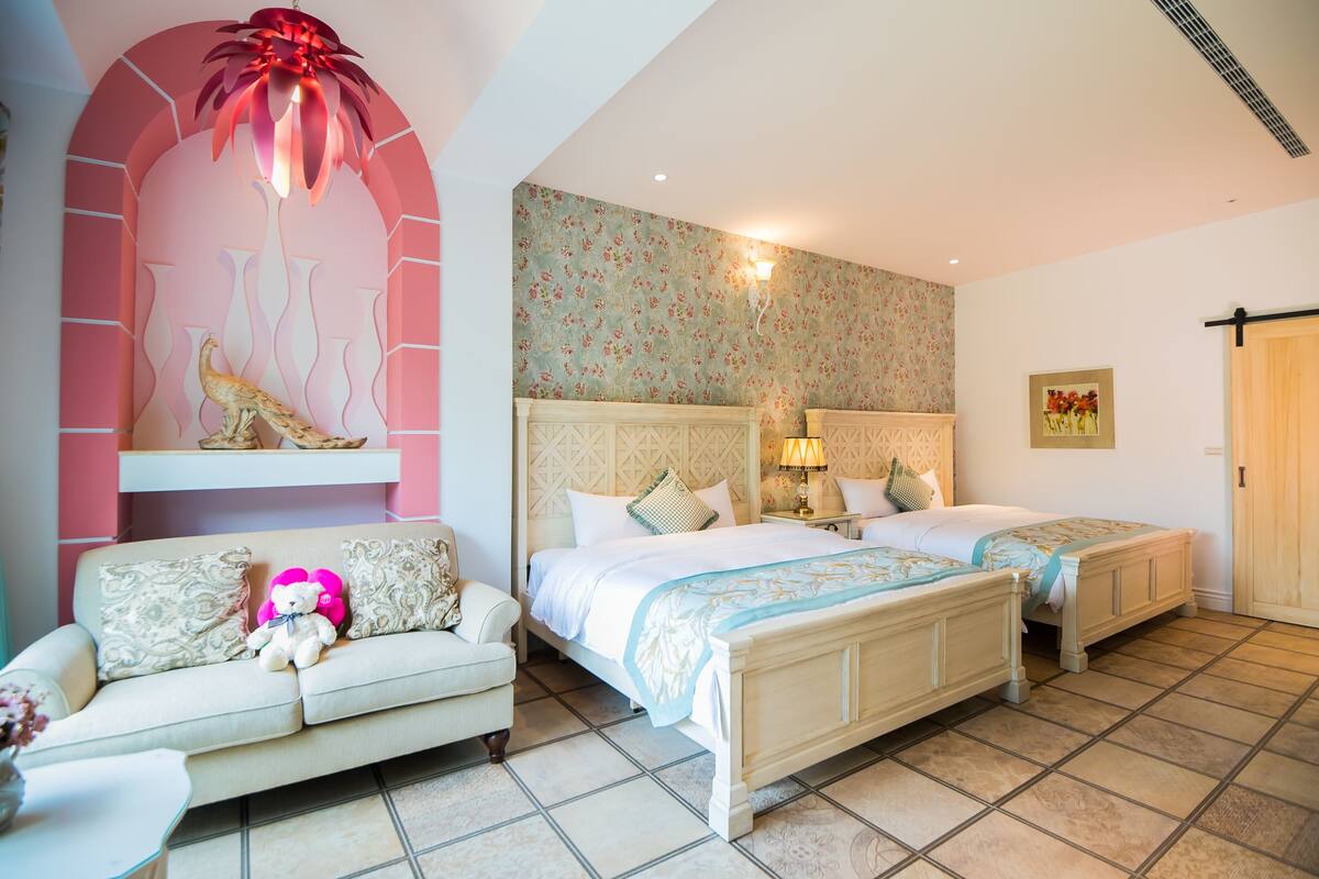 Elite Quadruple Room, Garden View | Desk, soundproofing, WiFi (free), bed sheets