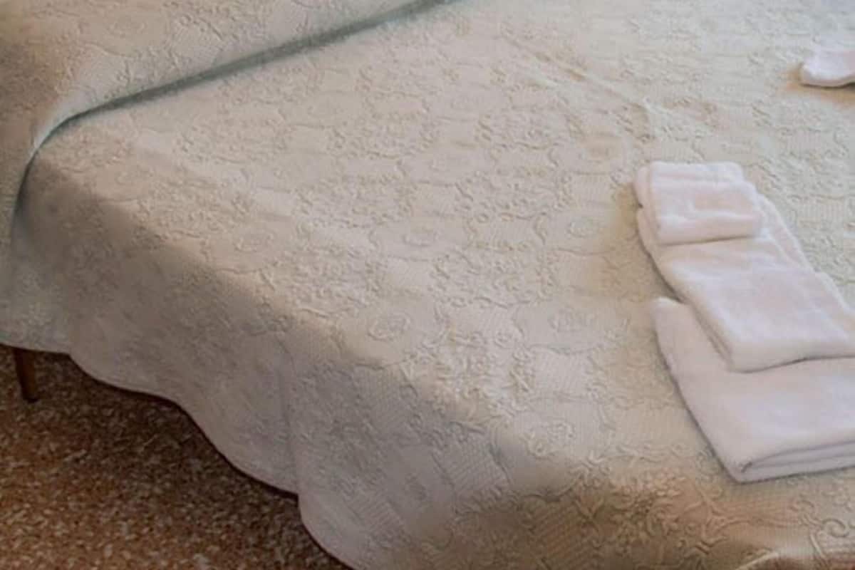 1 chambre, coffres-forts dans les chambres, bureau, lits bébé (gratuits)