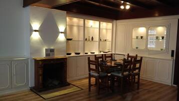 Appartement (Burgplatz) | Restauration dans la chambre