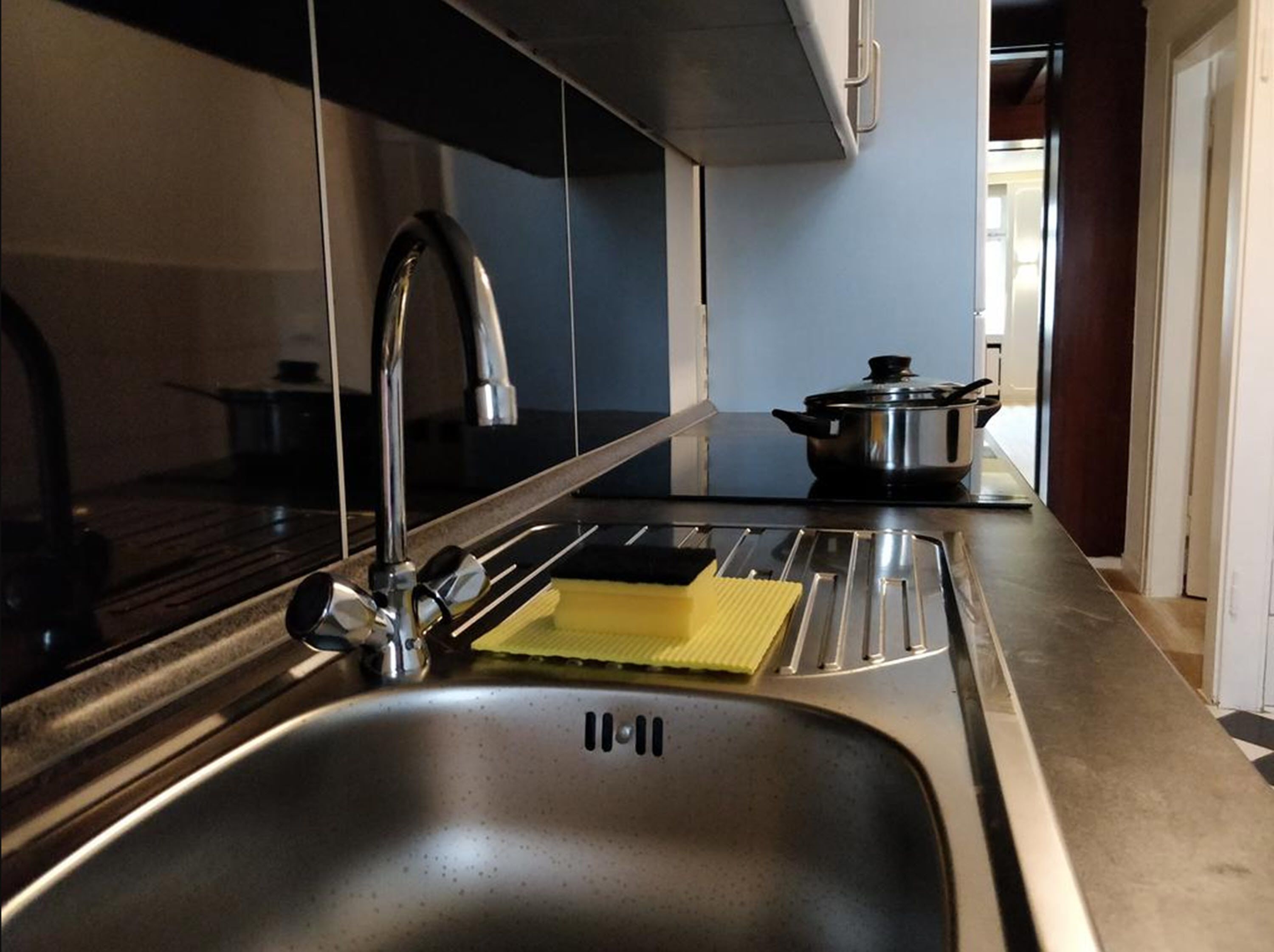 Apartment (Burgplatz) | Private kitchen | Fridge, microwave, stovetop, coffee/tea maker