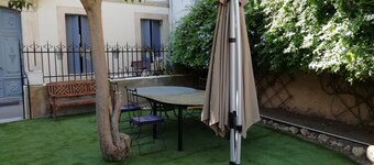 Les Colonnades