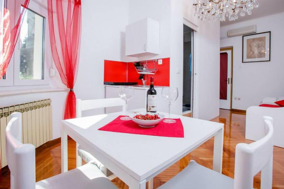 Studio (Dioklecijan) | Living area | Flat-screen TV