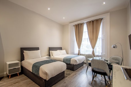 Superior Triple Studio. New Kent Apartments