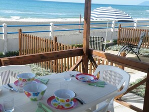 Casa móvil, 1 cama de matrimonio con sofá cama, patio (ADRIA) | Servicio de comidas en la habitación