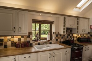 Dairy Cottage- Disabled Access and Dog Friendly. | Private kitchen