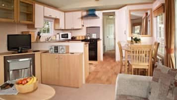 Beverley Caravan | Private kitchen | Fridge, microwave, oven, electric kettle