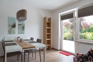 Apartment (Wohnung 1) | Makan dalam bilik