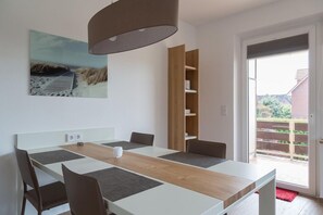 Apartment (Wohnung 2) | Makan dalam bilik