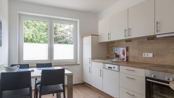 Soundproofing, free cots/infant beds, free WiFi, bed sheets