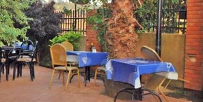 Free daily continental breakfast - Wilsen Hotel (Kampala)