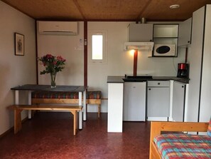 Living area - Camping le Pin (Saint-Justin)