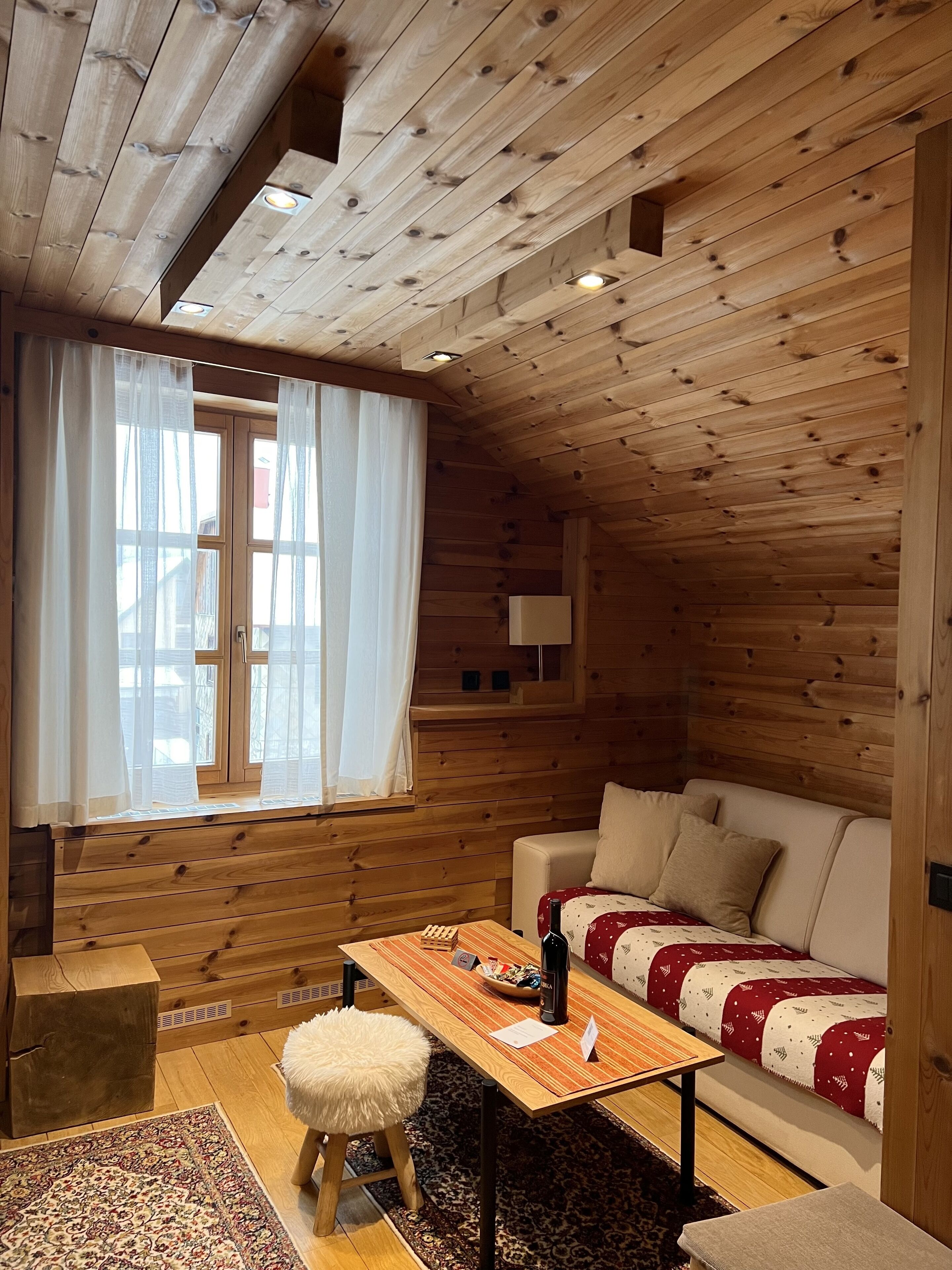 Panoramic Apartment, 1 Bedroom, Non Smoking, Mountain View | Living area | 50-inch Smart TV with satellite channels, TV, Netflix