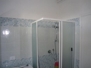 Apartamento, 3 quartos | Chuveiro