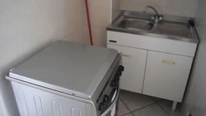 Apartment, 2 Bedrooms | Private kitchenette
