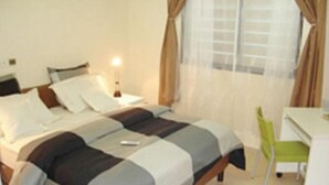 Iron/ironing board, WiFi (free), bed sheets