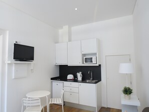 開放式客房 | 私人小型廚房 | 雪櫃、微波爐、爐具、咖啡機/沖茶器