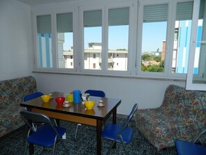 Appartamento, 2 camere da letto | Pasti in camera