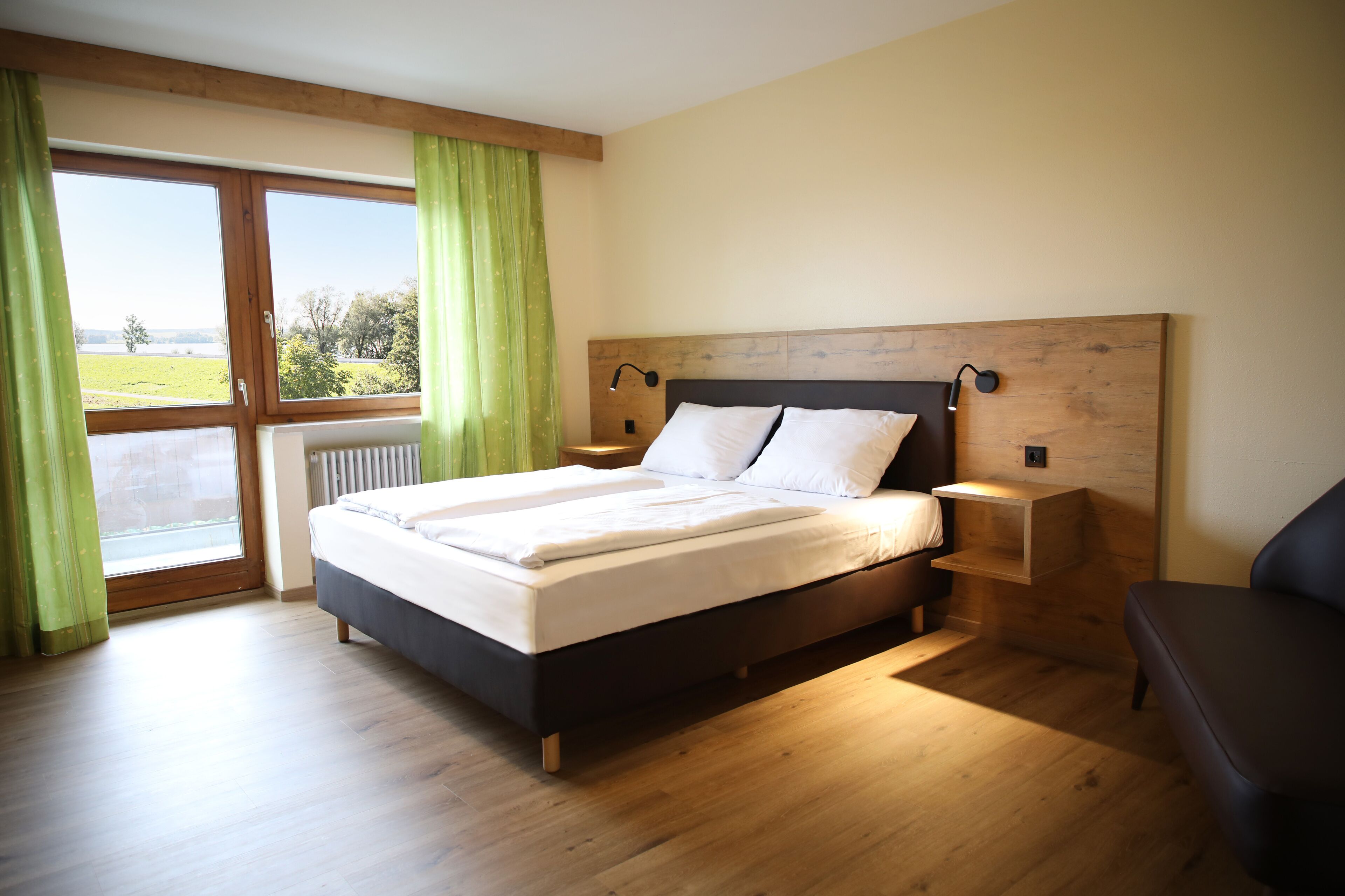 Bureau, Wi-Fi gratuit, draps fournis