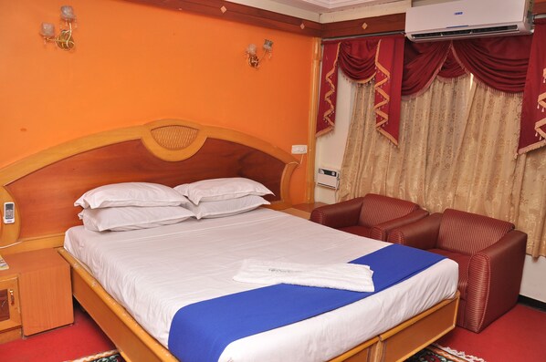 Deluxe Double Room, Garden View