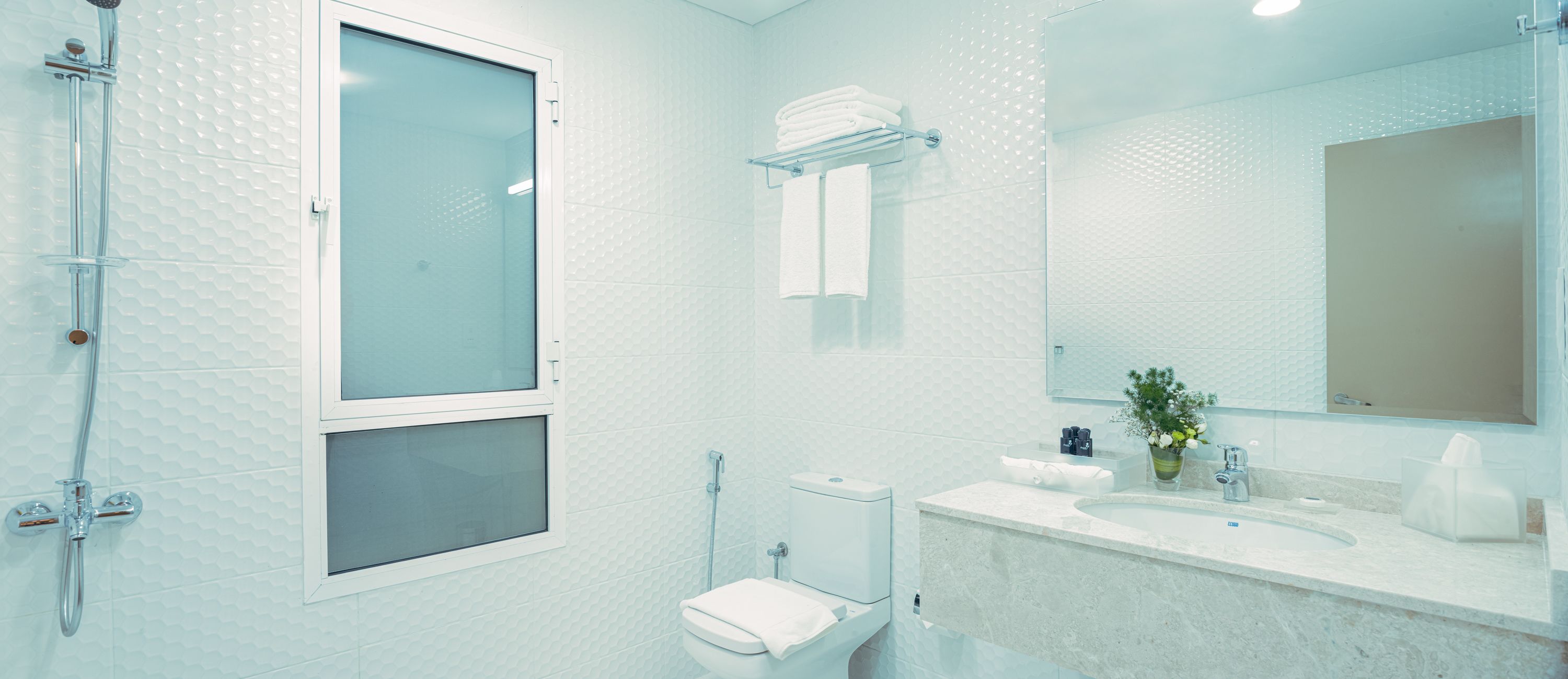 standard double room | in-room safe, desk, iron/ironing board, free wifi