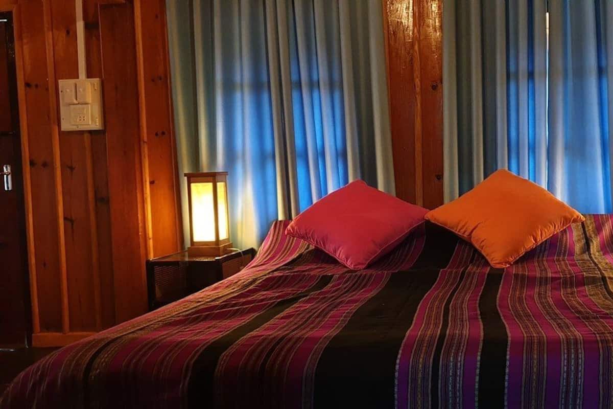 Standard Room with Hill View | Cortinas blackout