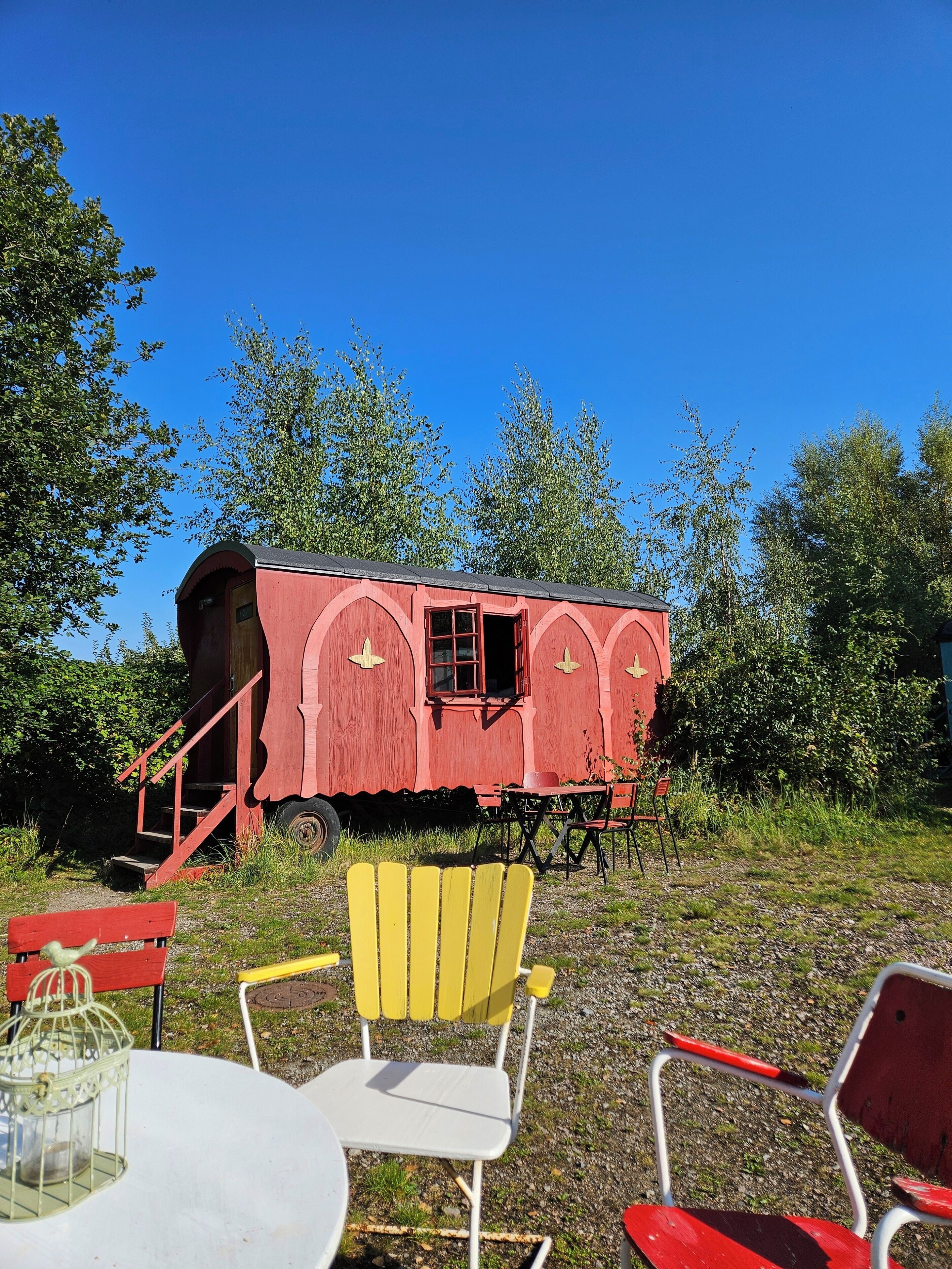 room (the manager's) | individually decorated, blackout curtains, free wifi, bed sheets