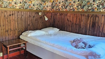 Room (The Bearded Lady's) | Individually decorated, blackout drapes, free WiFi, bed sheets