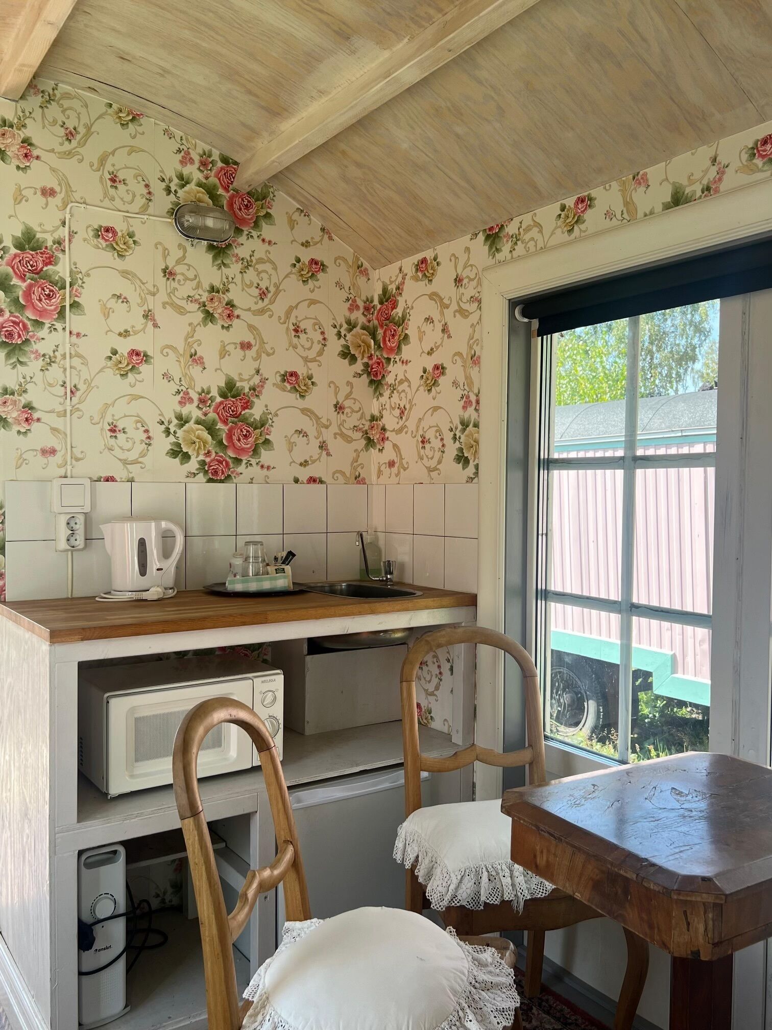 room (the ballerina's) | individually decorated, blackout curtains, free wifi, bed sheets