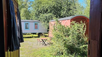 Room (The Bearded Lady's) | Individually decorated, blackout drapes, free WiFi, bed sheets