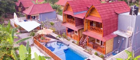 Outdoor pool, sun loungers