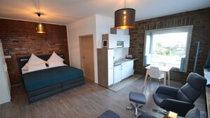 Departamento | Escritorio, wifi gratis, decoración personalizada y muebles diferentes 