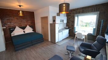 Apartment | Individuell dekoriert, individuell eingerichtet, Schreibtisch