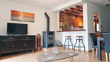 Maison, plusieurs lits | Coin séjour