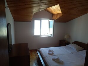 Classic Apartment, 2 Queen Beds, Sea View | Soundproofing, free WiFi, bed sheets - Apartmani Murina (Trpanj)