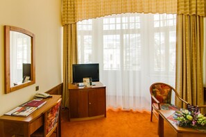 In-room safe, desk, blackout curtains, free WiFi