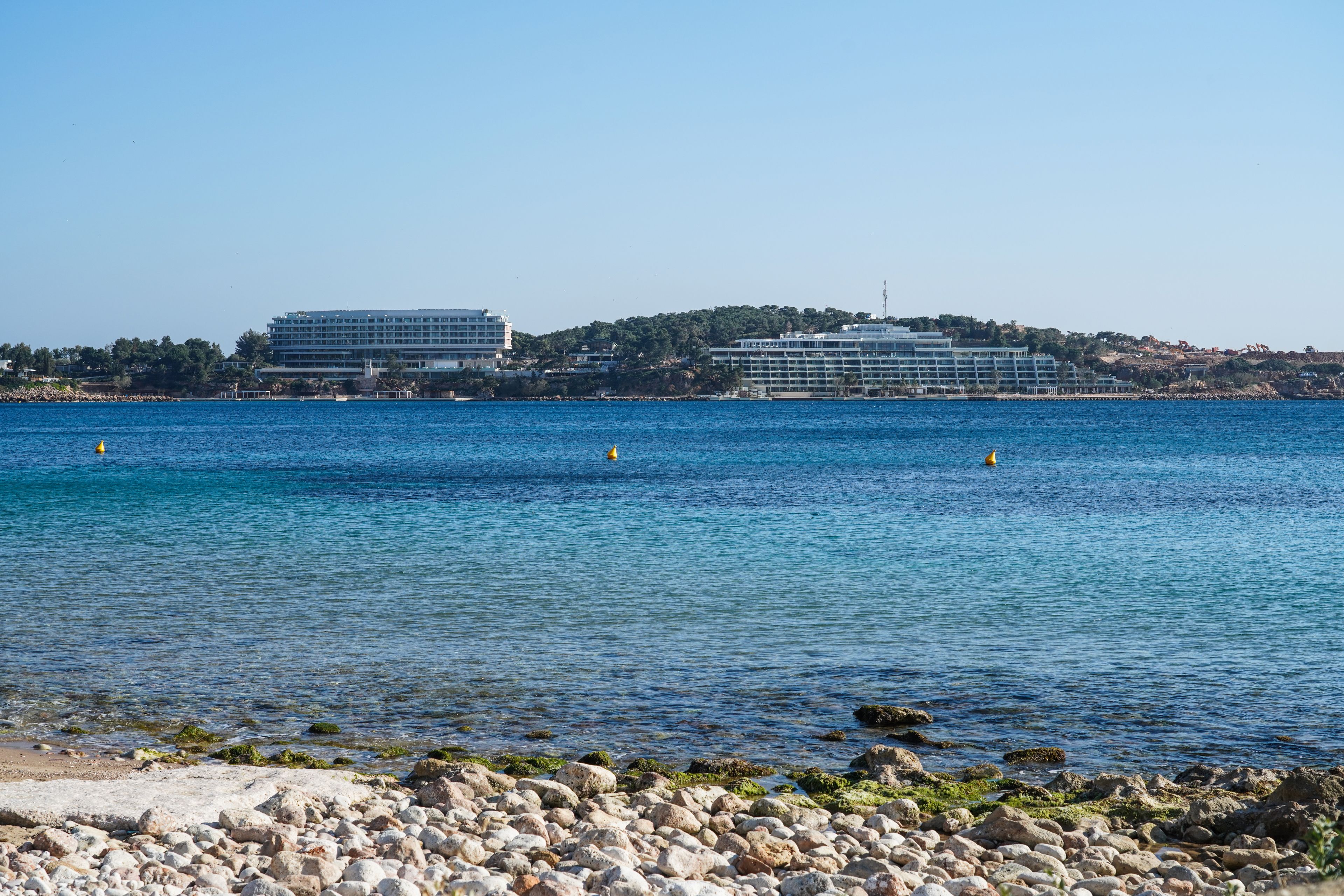 Beach nearby, sun loungers, beach umbrellas, 3 beach bars