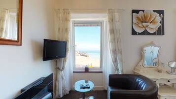 Deluxe Double Room, Harbor View | Egyptian cotton sheets, premium bedding, individually decorated