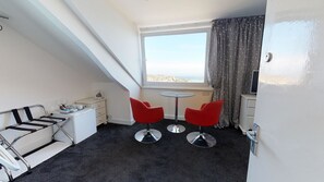 Panoramic Double Room, Harbor View | Egyptian cotton sheets, premium bedding, individually decorated - The Golden Hind (St Ives)