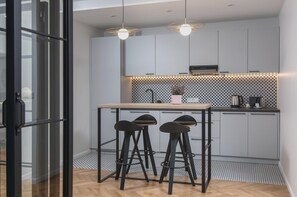Fridge, microwave, stovetop, dishwasher - Ermine Suites (Kraków)