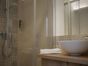 Regadera, regadera tipo lluvia, amenidades de baño gratuitas 