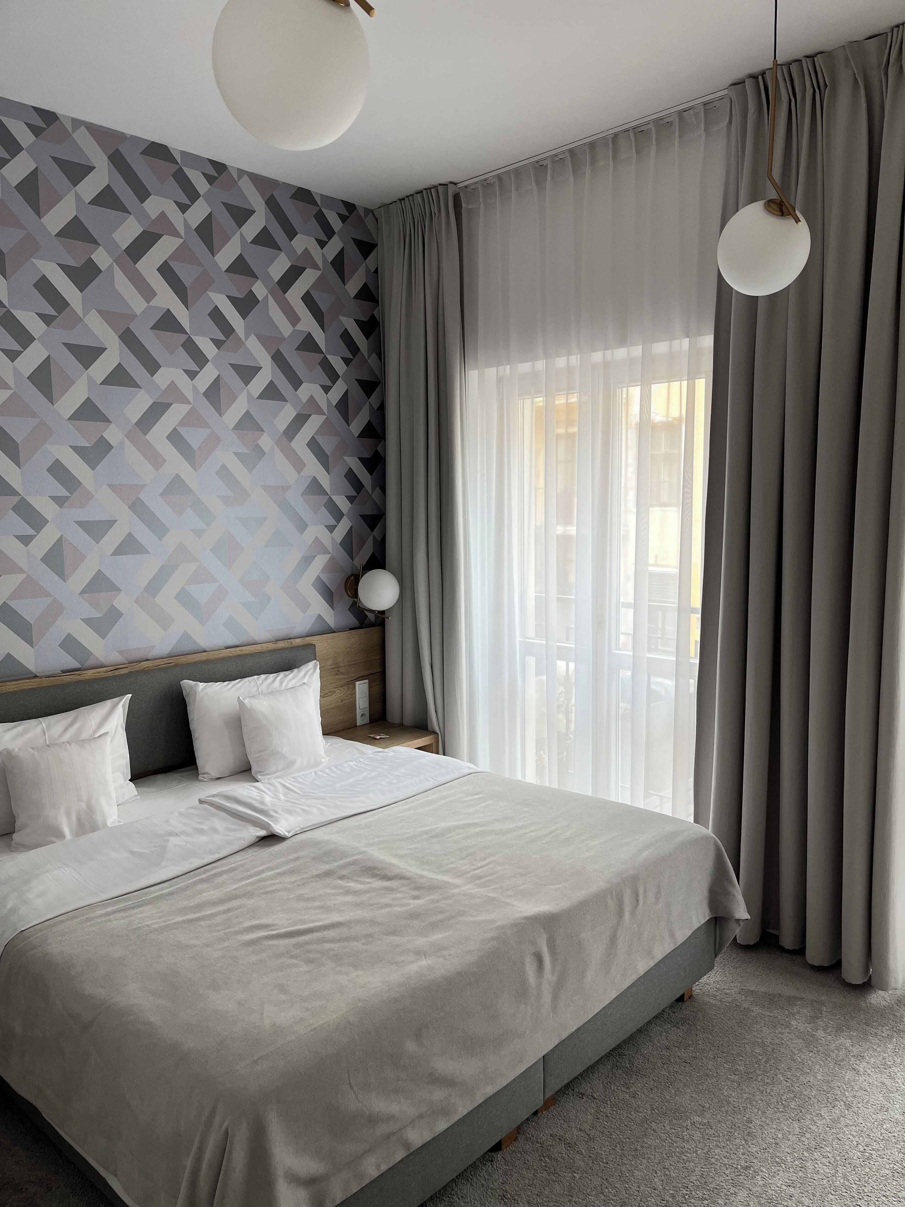 Comfort Apartment | Hypo-allergenic bedding, in-room safe, individually decorated