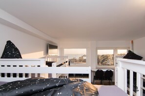 Shared Dormitory, 8 People | Desk, laptop workspace, free WiFi, bed sheets