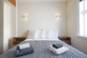 Departamento, 2 habitaciones (Top floor) | Cortinas blackout, tabla de planchar con plancha y cunas gratuitas 