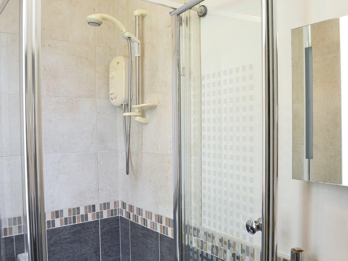 Eamont | Bathroom | Free toiletries, hair dryer, towels, soap