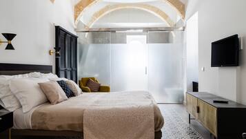 Chambre Double Deluxe | Coffres-forts dans les chambres, fer et planche Ă repasser