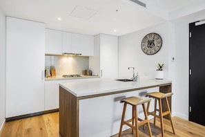 Apartment, 2 Queen-Betten (2 Bedrooms) | Eigene Küche | Kühlschrank, Wasserkocher