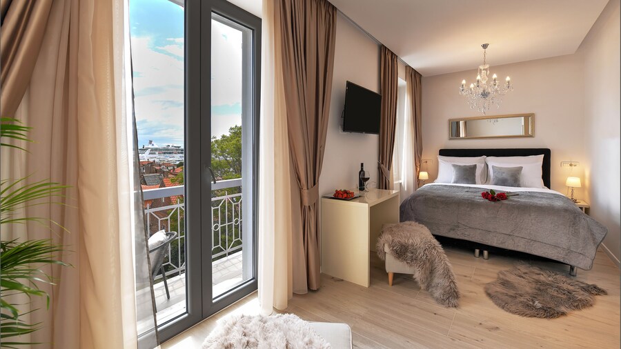 Via Porto Rooms