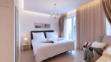 Comfort Room, 1 King Bed, City View (3) | Ropa de cama de alta calidad y caja de seguridad en la habitación